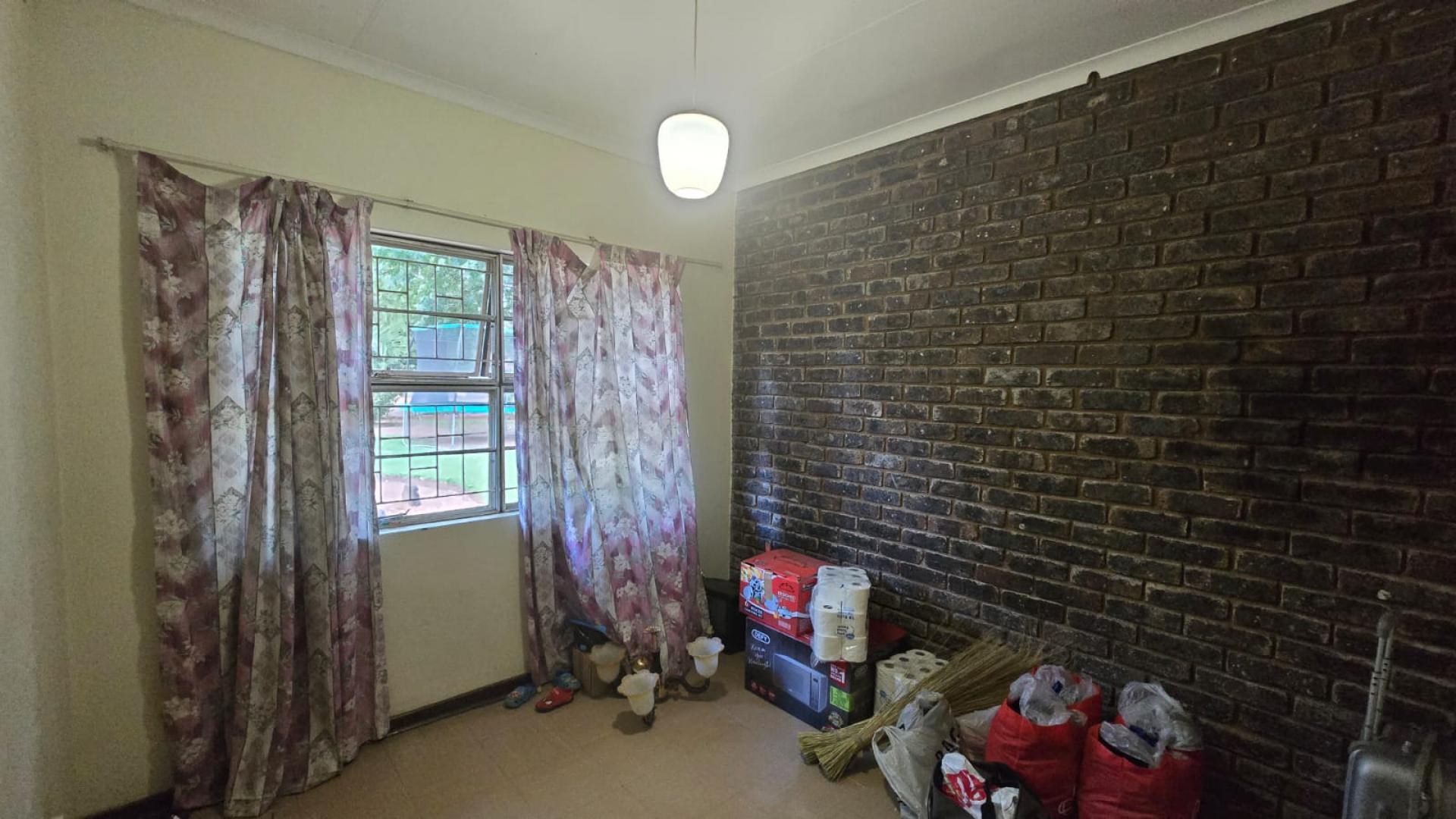 Bed Room 1 of property in Onverwacht