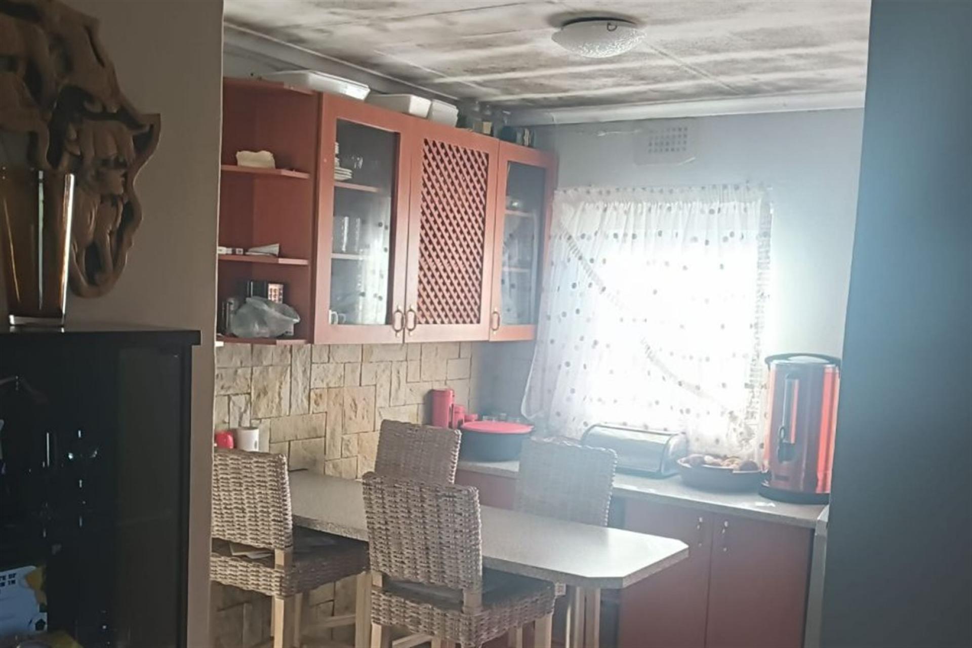 Dining Room of property in Guguletu