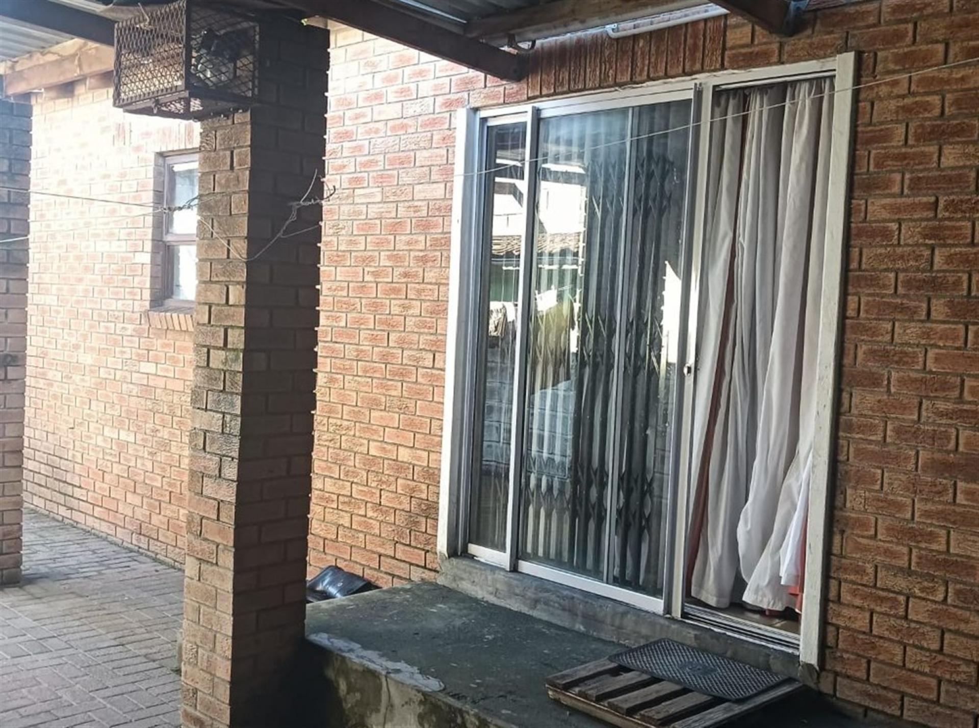 Front View of property in Guguletu