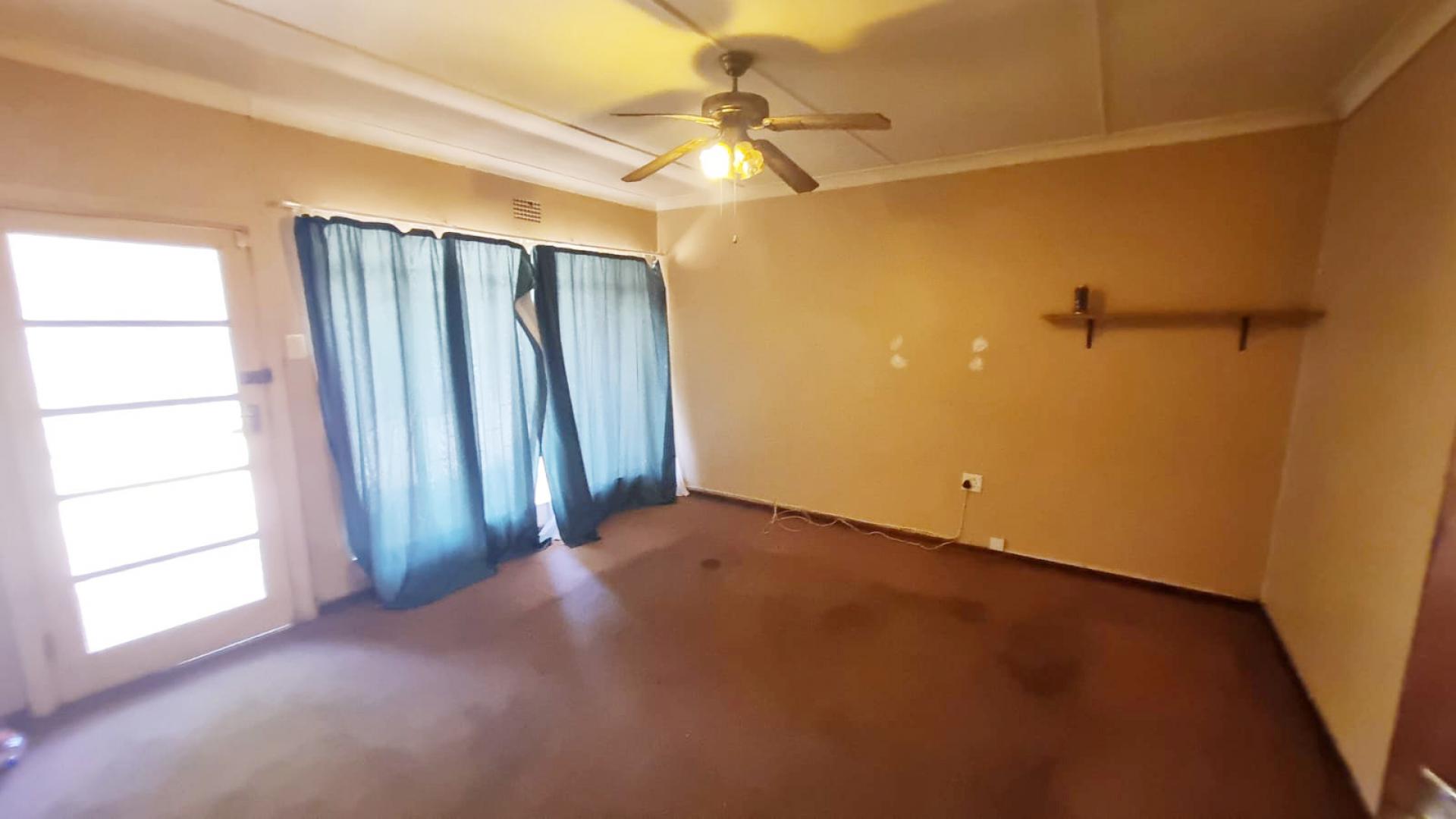 Lounges of property in Delmas