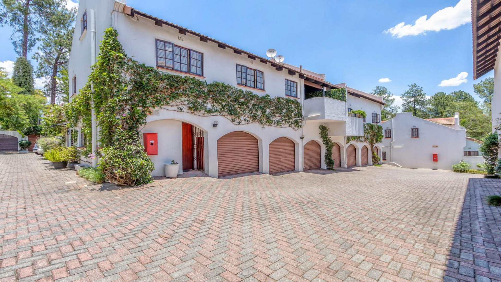 Garage of property in Bryanston
