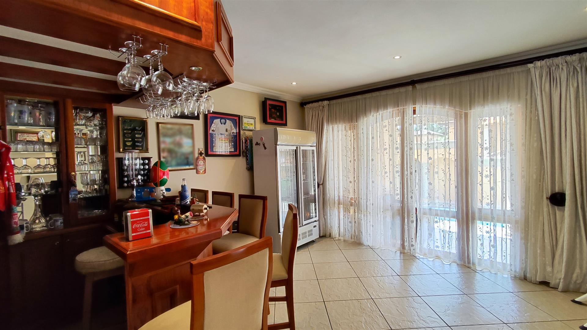 Entertainment - 21 square meters of property in Bedfordview