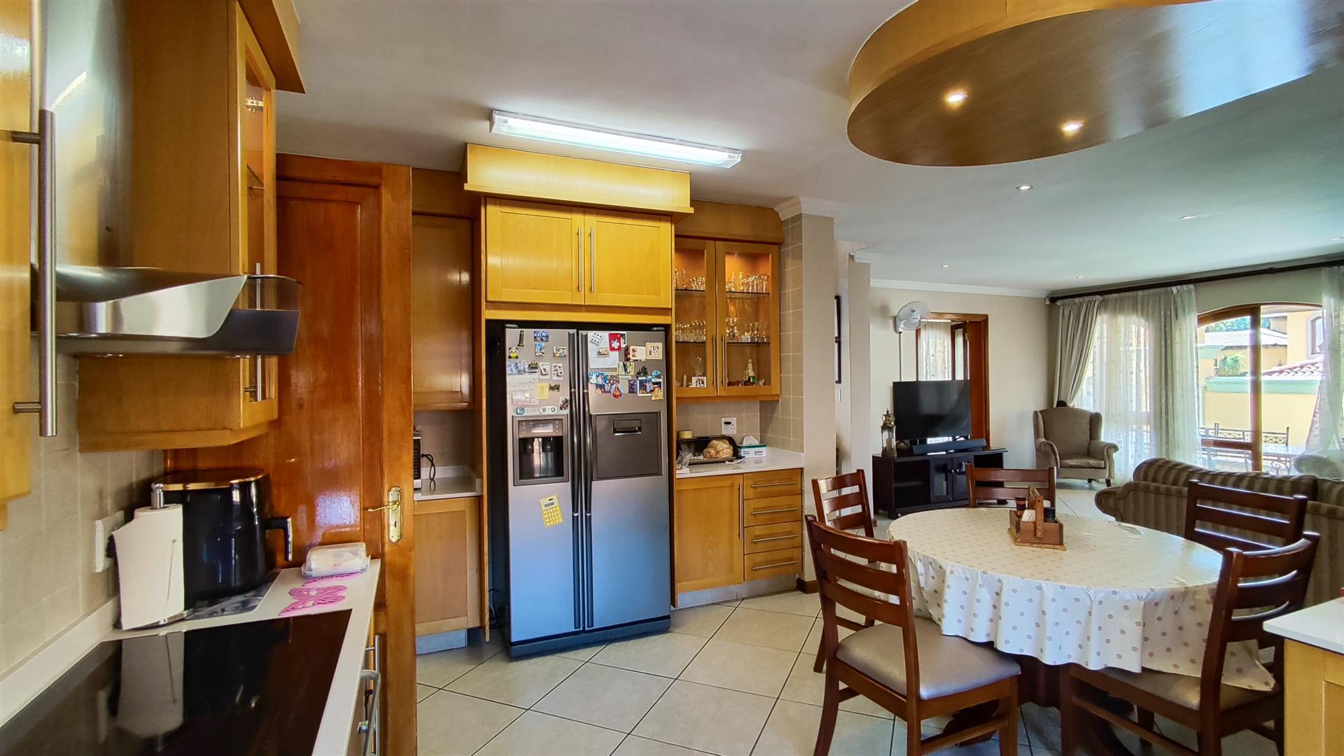 Kitchen - 17 square meters of property in Bedfordview