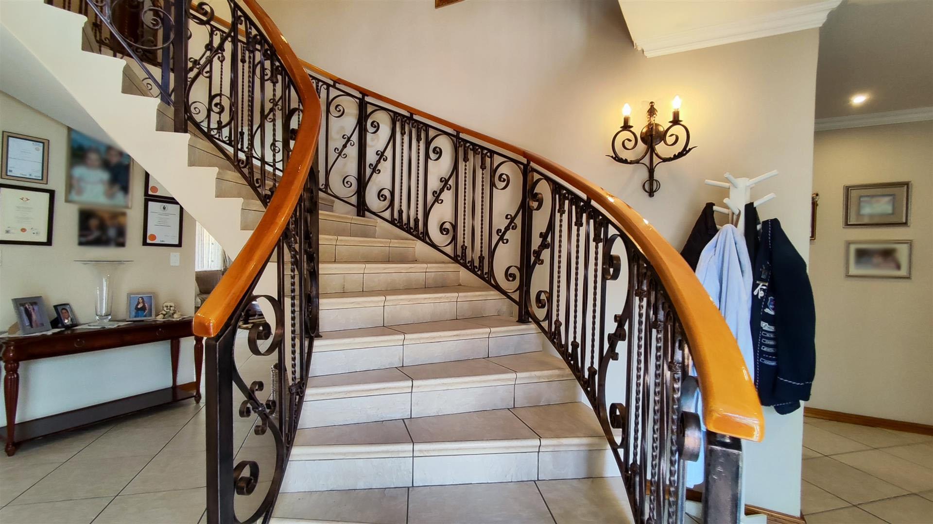 Spaces - 82 square meters of property in Bedfordview