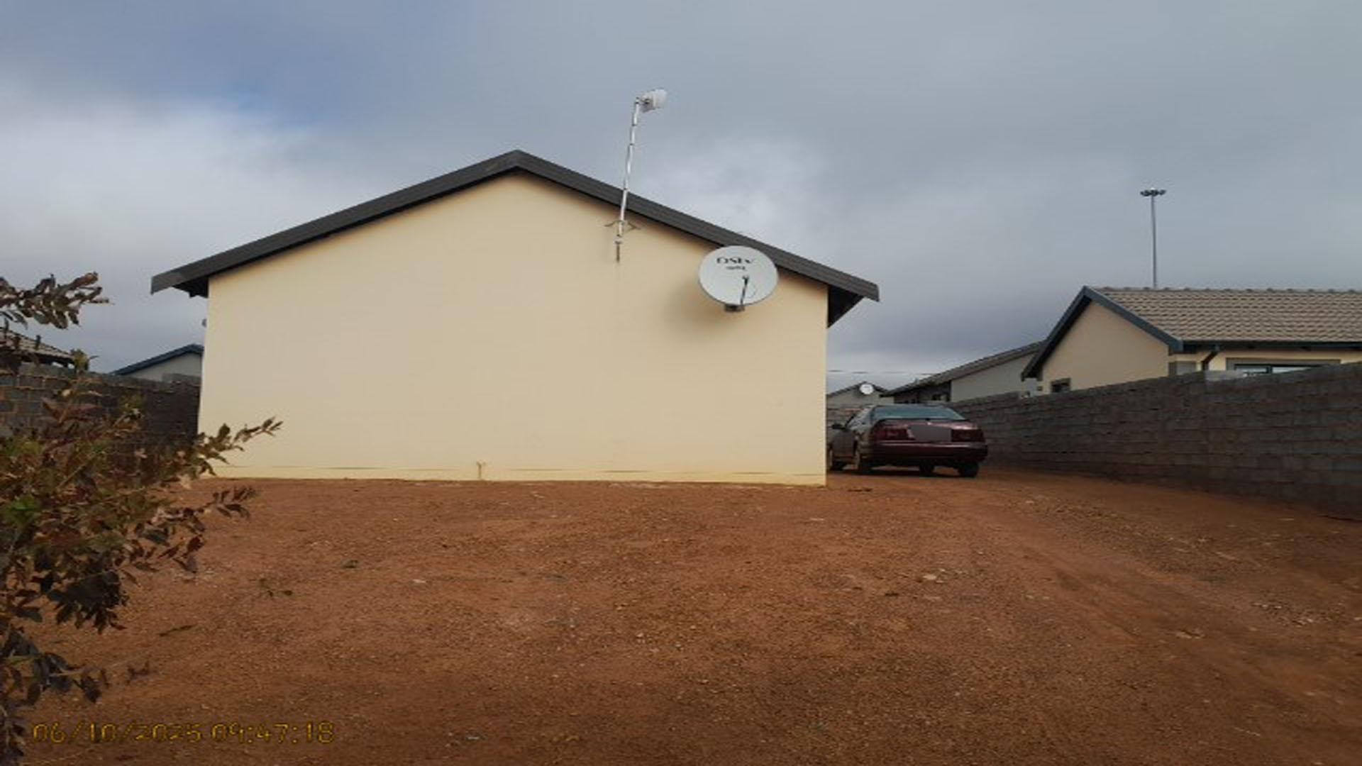 Front View of property in Toekomsrus
