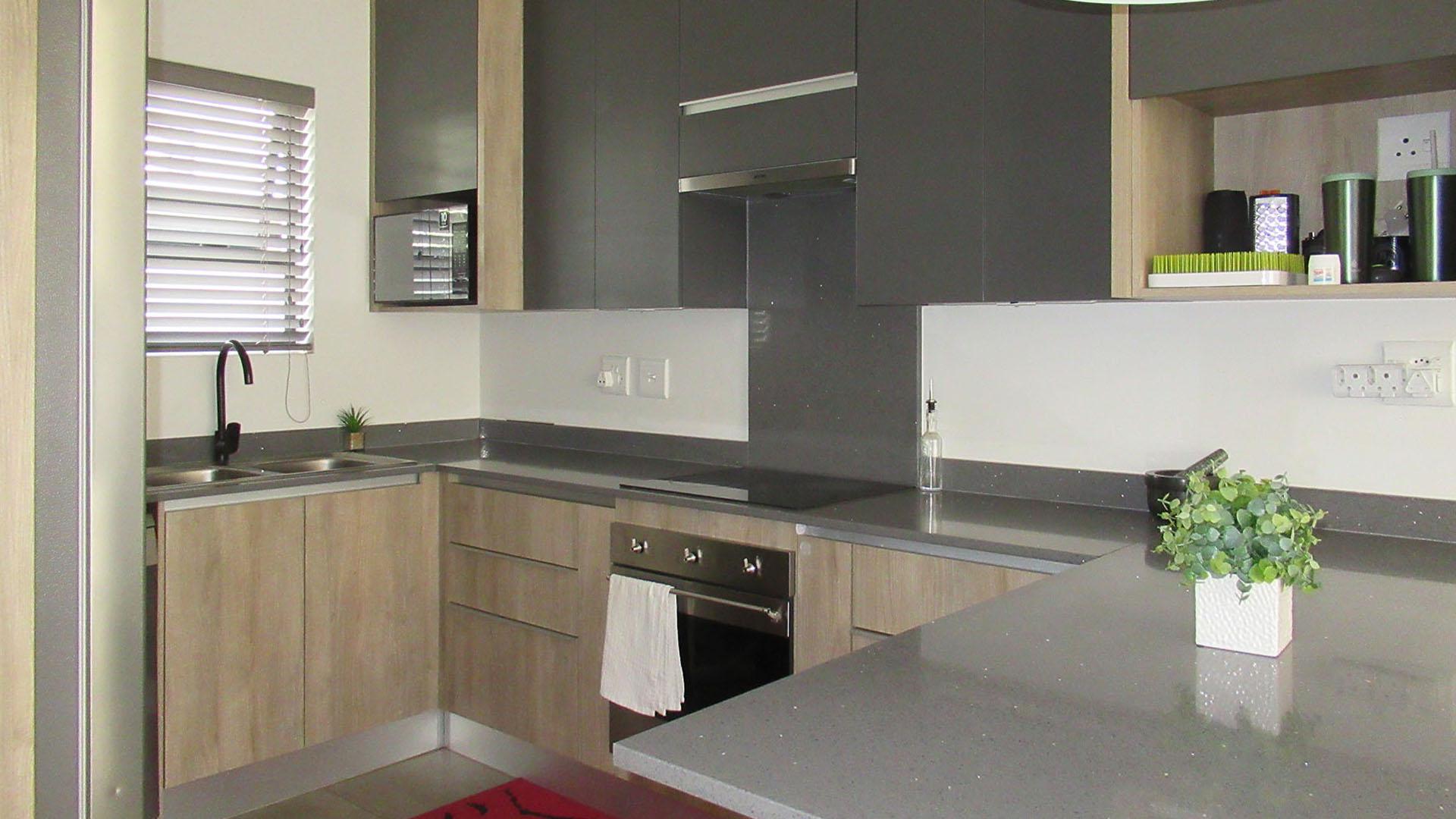 Kitchen - 8 square meters of property in Homes Haven