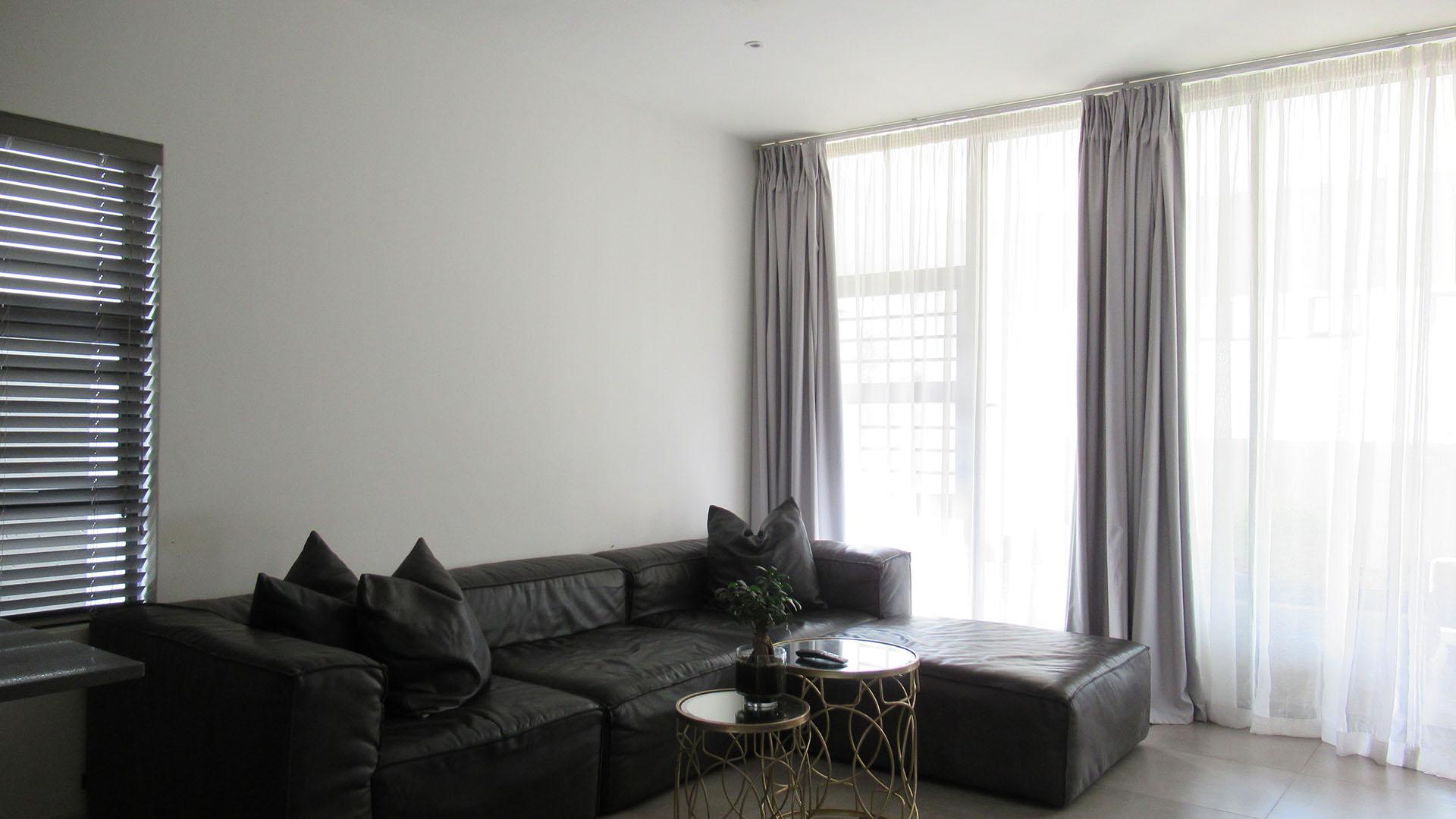 Lounges - 19 square meters of property in Homes Haven