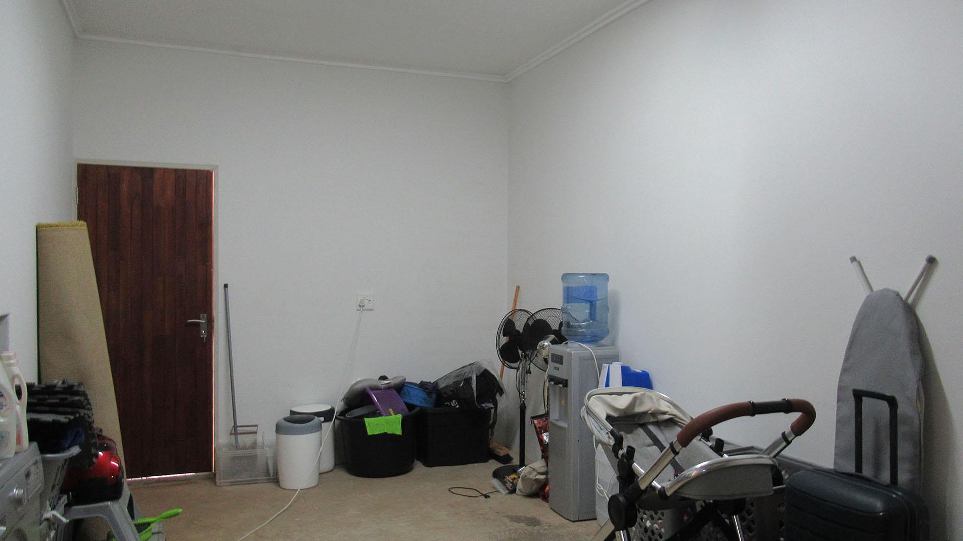 Spaces - 26 square meters of property in Homes Haven