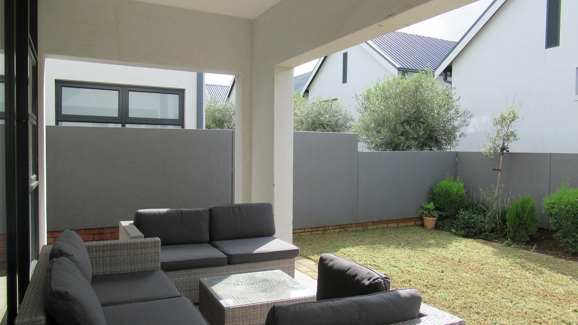 Patio - 13 square meters of property in Homes Haven