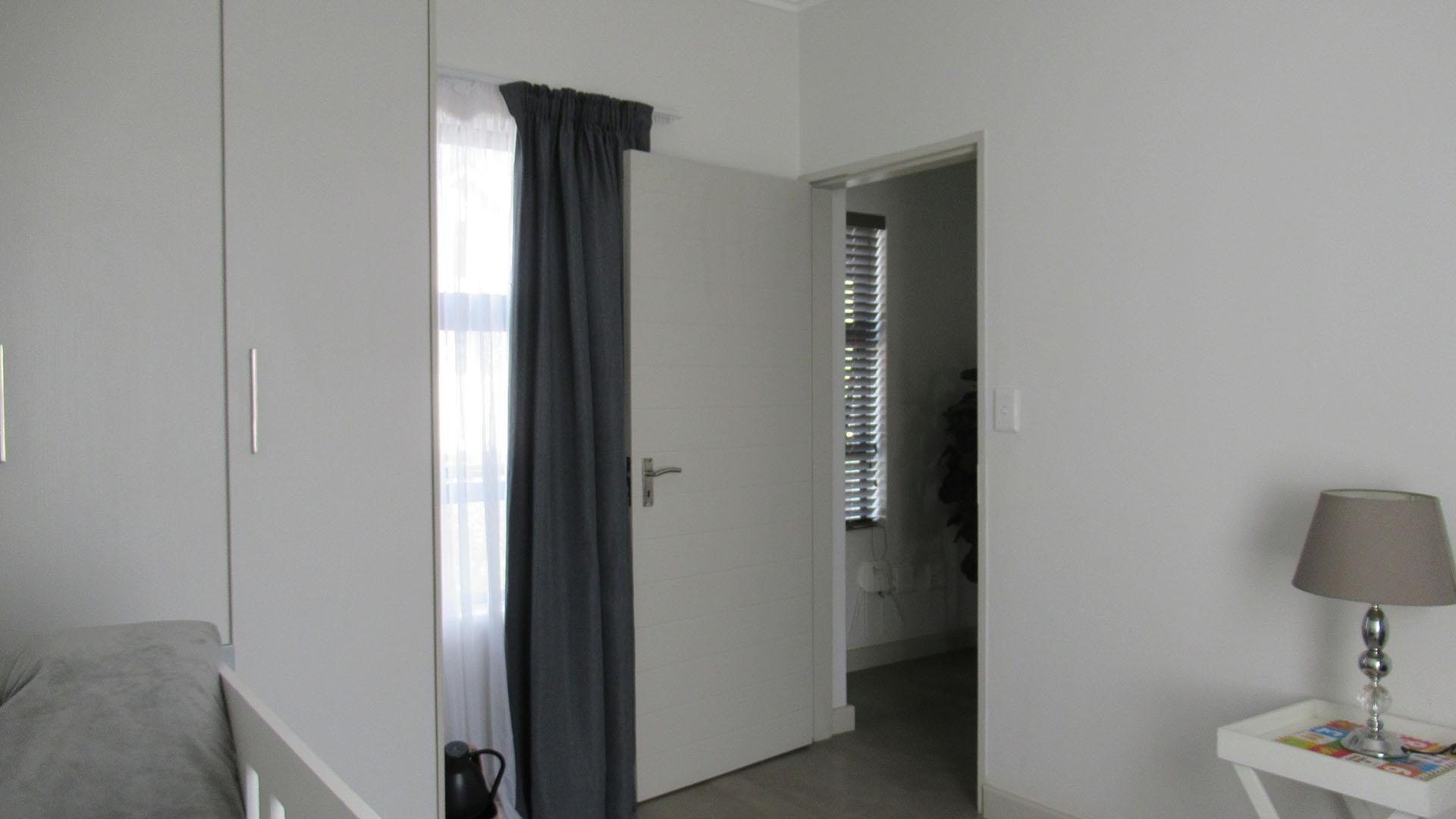 Bed Room 1 - 11 square meters of property in Homes Haven