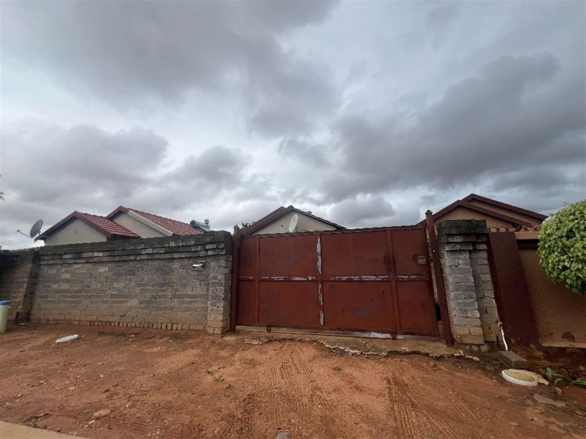 Front View of property in Soshanguve East