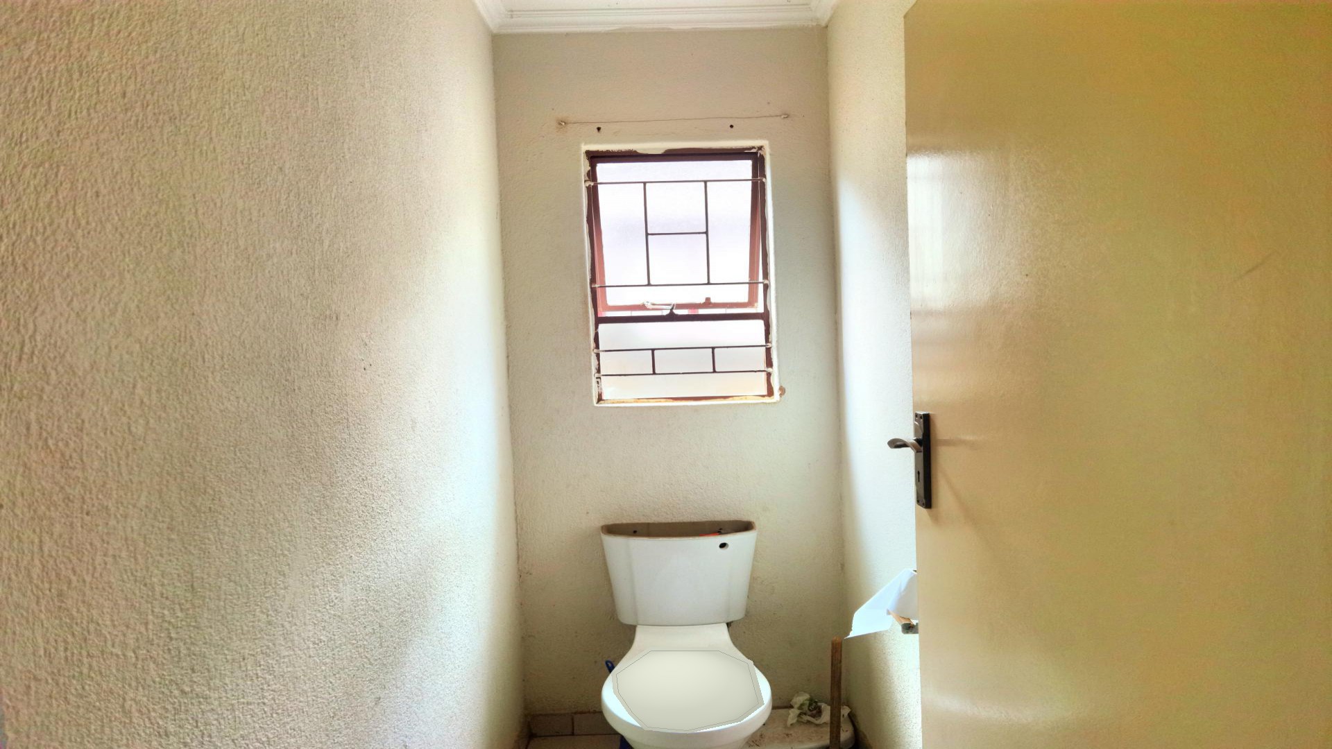 Bathroom 1 of property in Soshanguve East