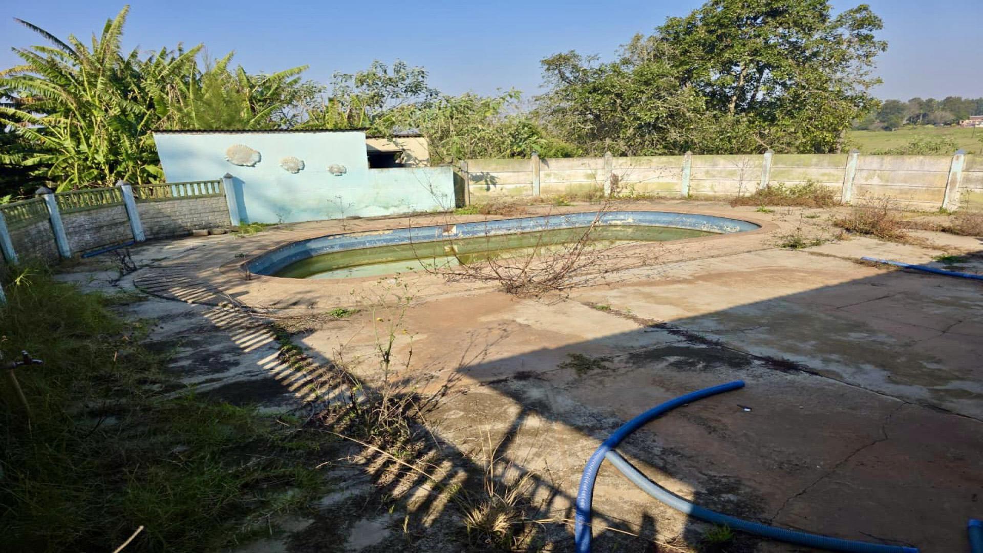 Swimming Pool of property in Louwsburg