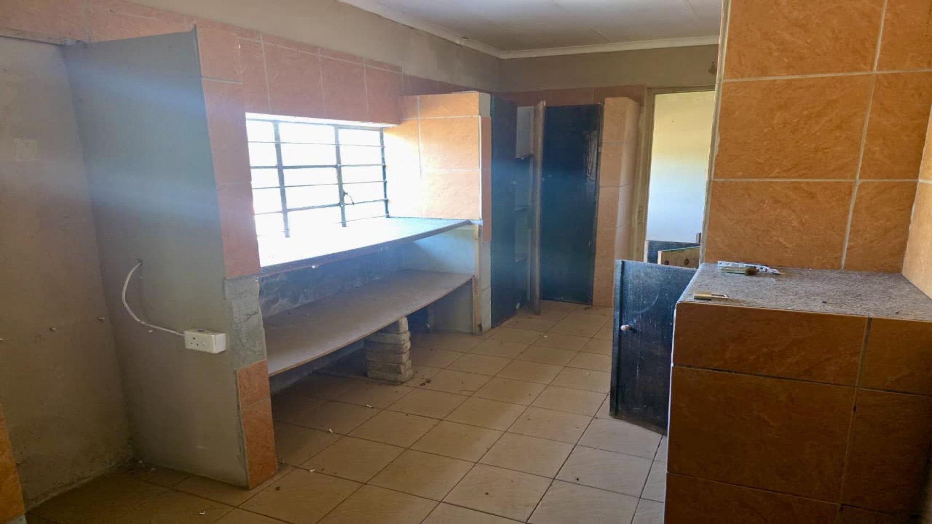 Kitchen of property in Louwsburg