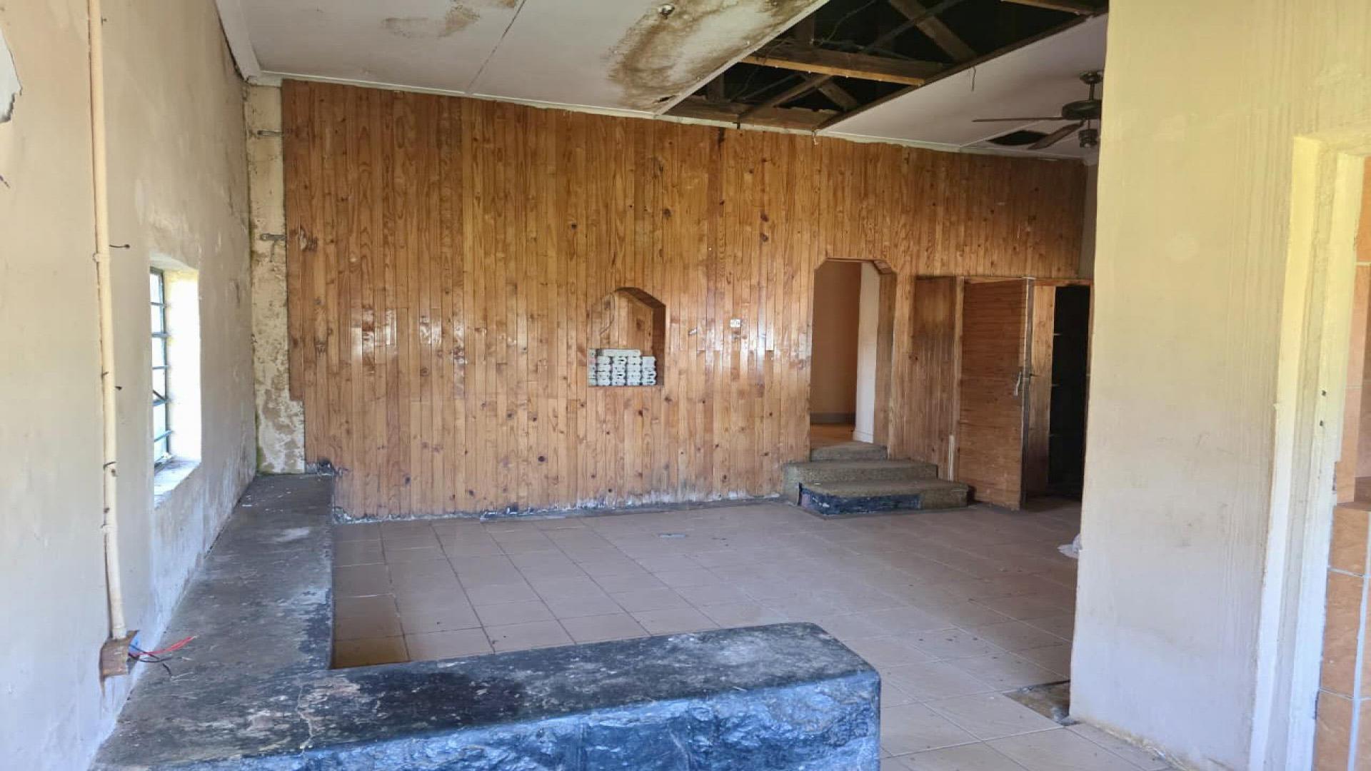 Dining Room of property in Louwsburg