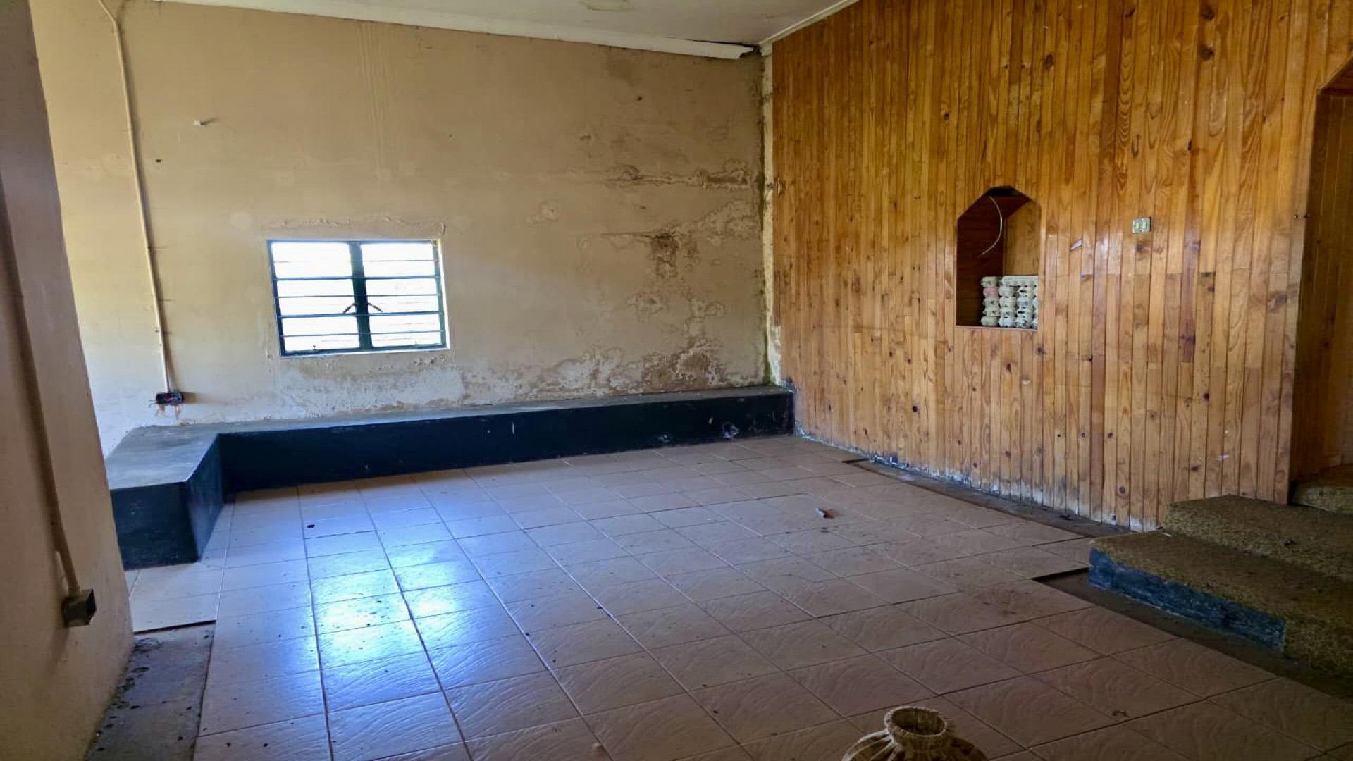 Dining Room of property in Louwsburg