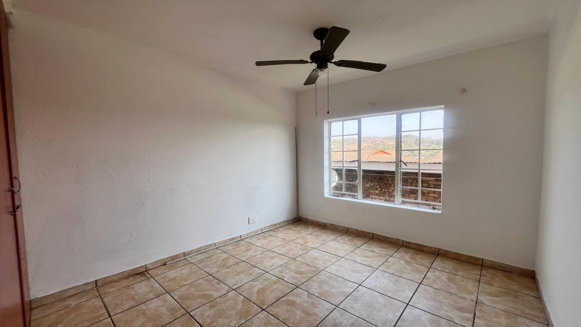 Bed Room 1 of property in Nelspruit Central