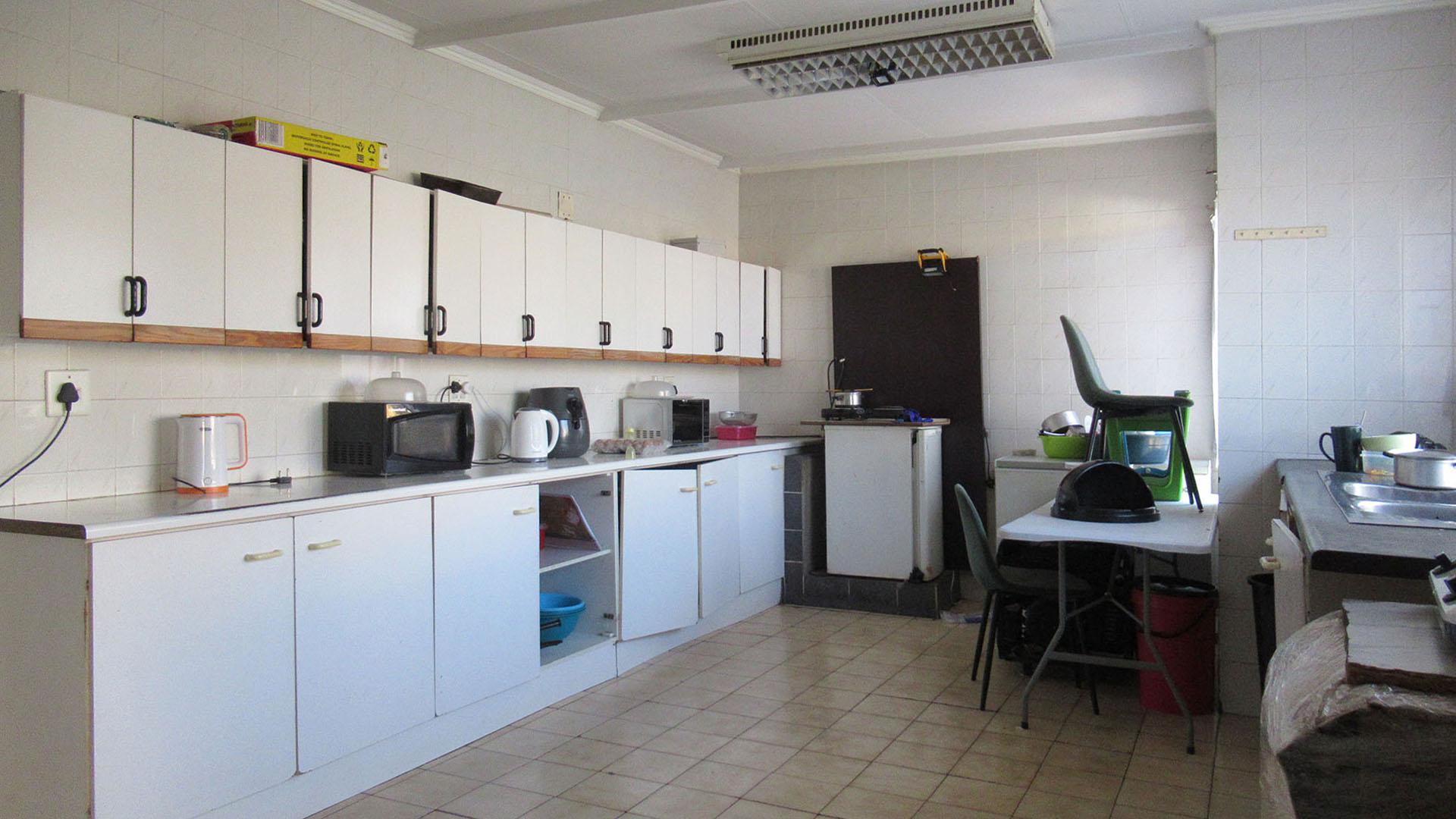 Kitchen - 35 square meters of property in Forest Hill - JHB