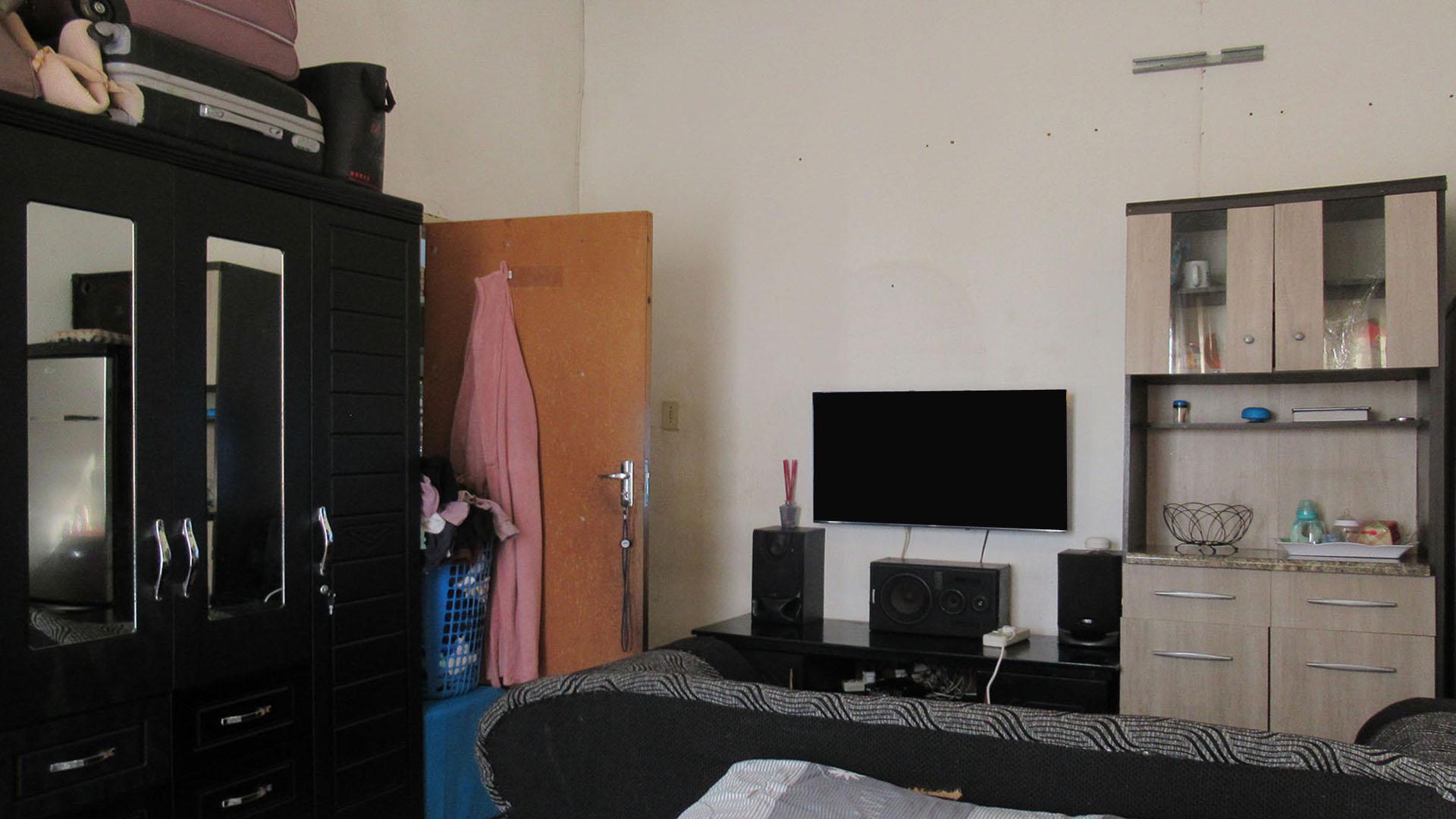 Bed Room 3 - 15 square meters of property in Forest Hill - JHB