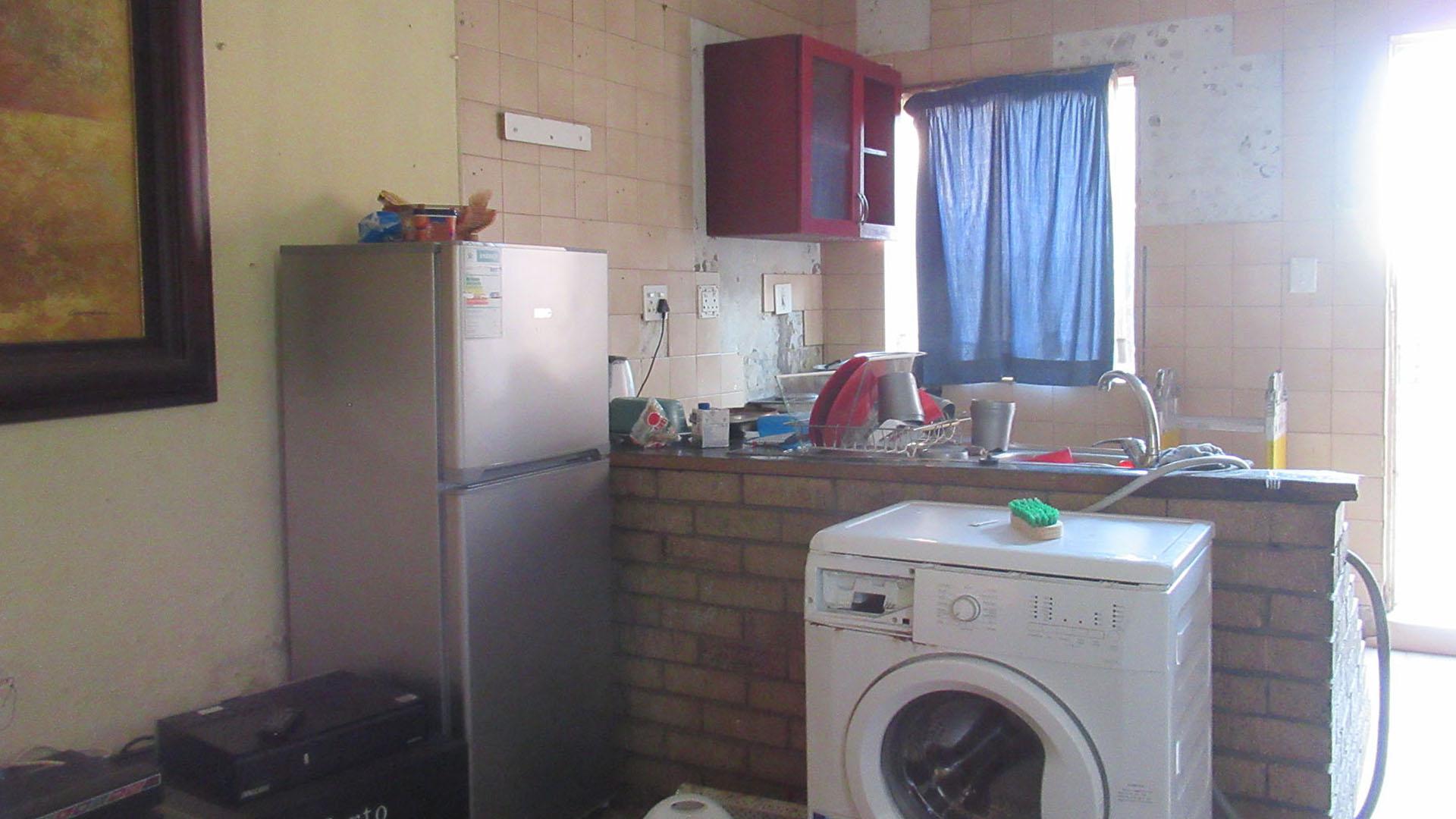 Kitchen - 35 square meters of property in Forest Hill - JHB