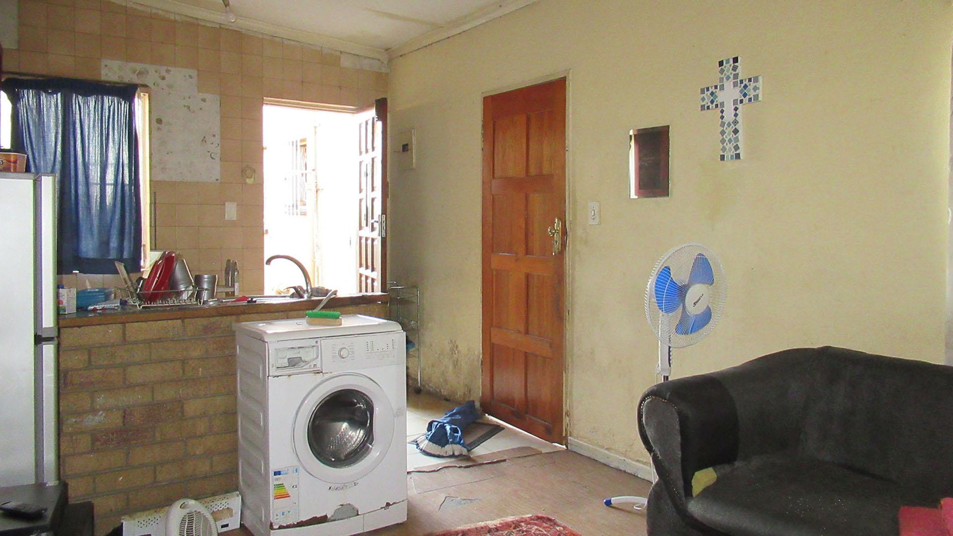 Kitchen - 35 square meters of property in Forest Hill - JHB