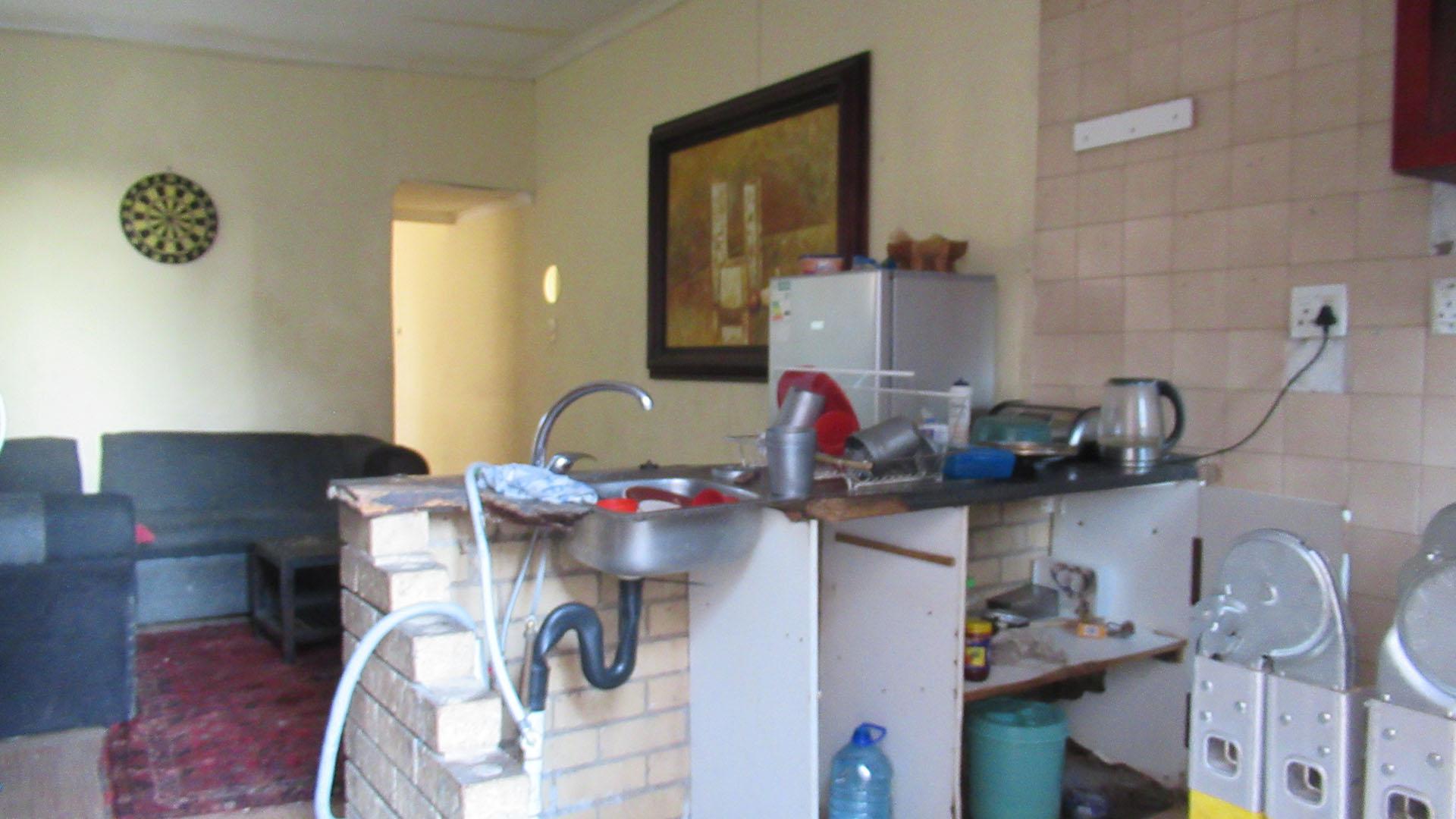 Kitchen - 35 square meters of property in Forest Hill - JHB