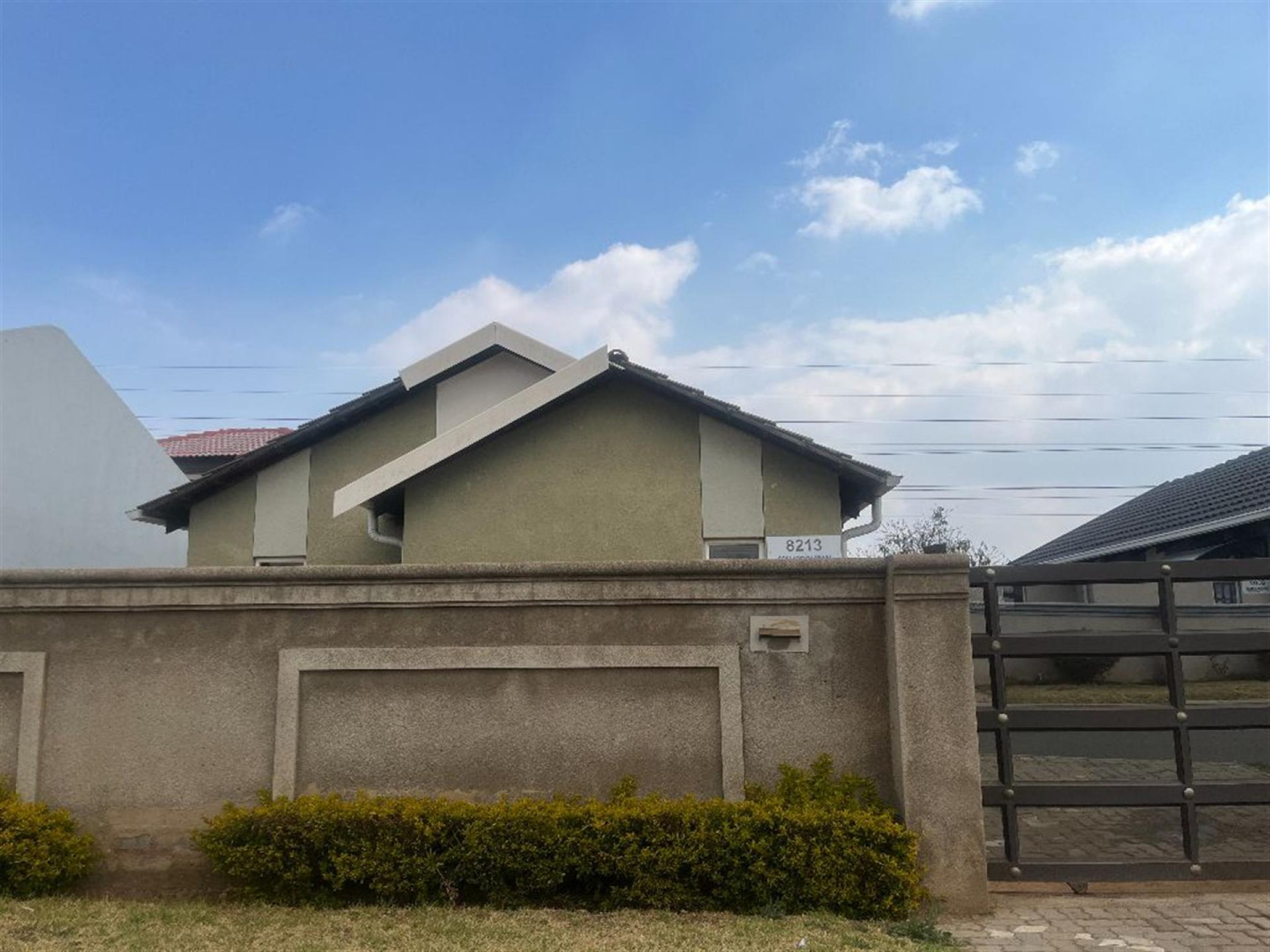 Front View of property in Windmill Park