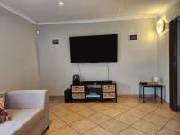 Lounges - 23 square meters of property in Doornpoort