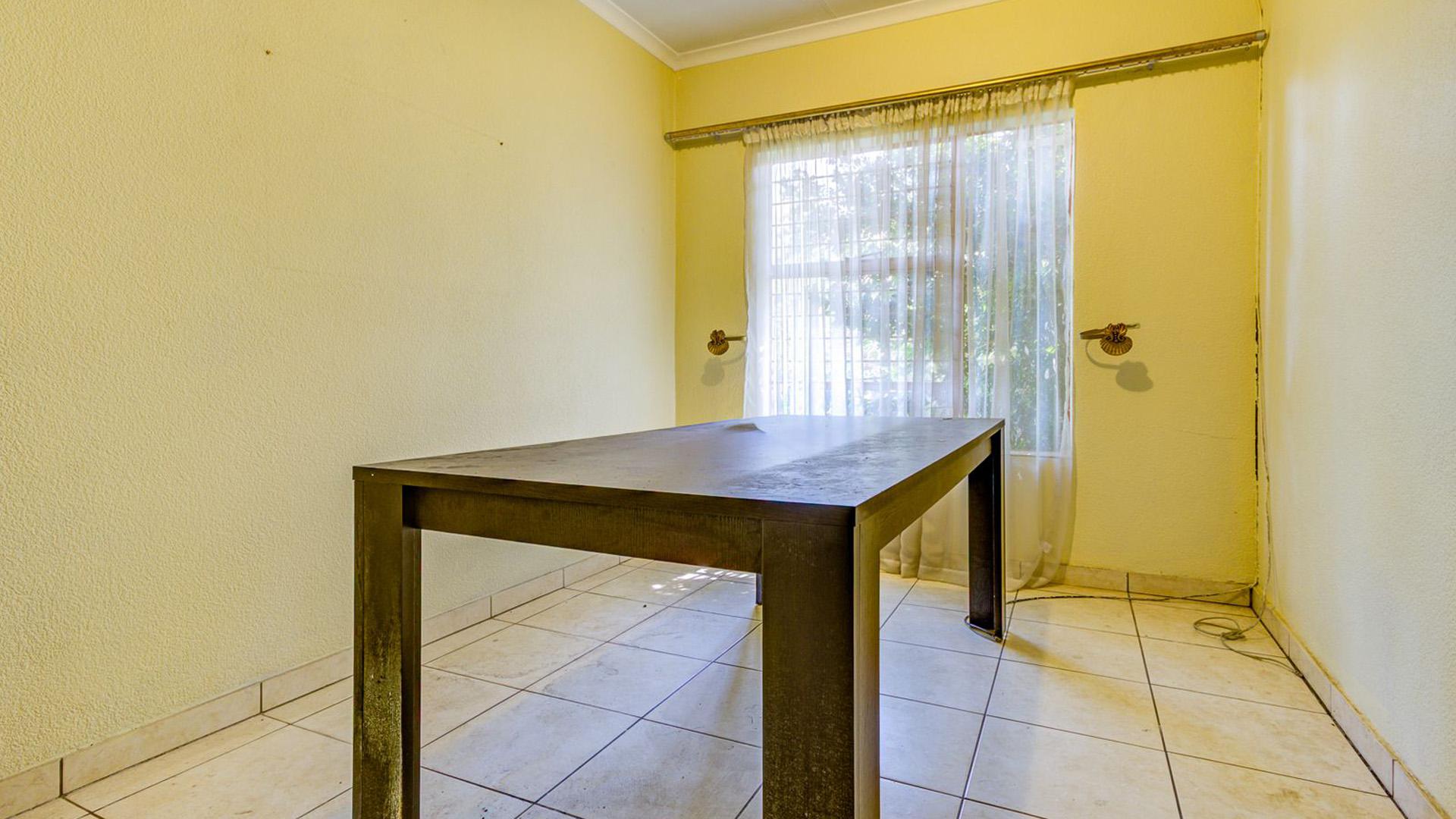 Dining Room - 11 square meters of property in Pomona