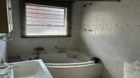 Bathroom 2 of property in Pomona