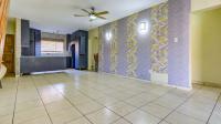 Lounges - 37 square meters of property in Pomona