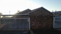 Front View of property in Greenhills