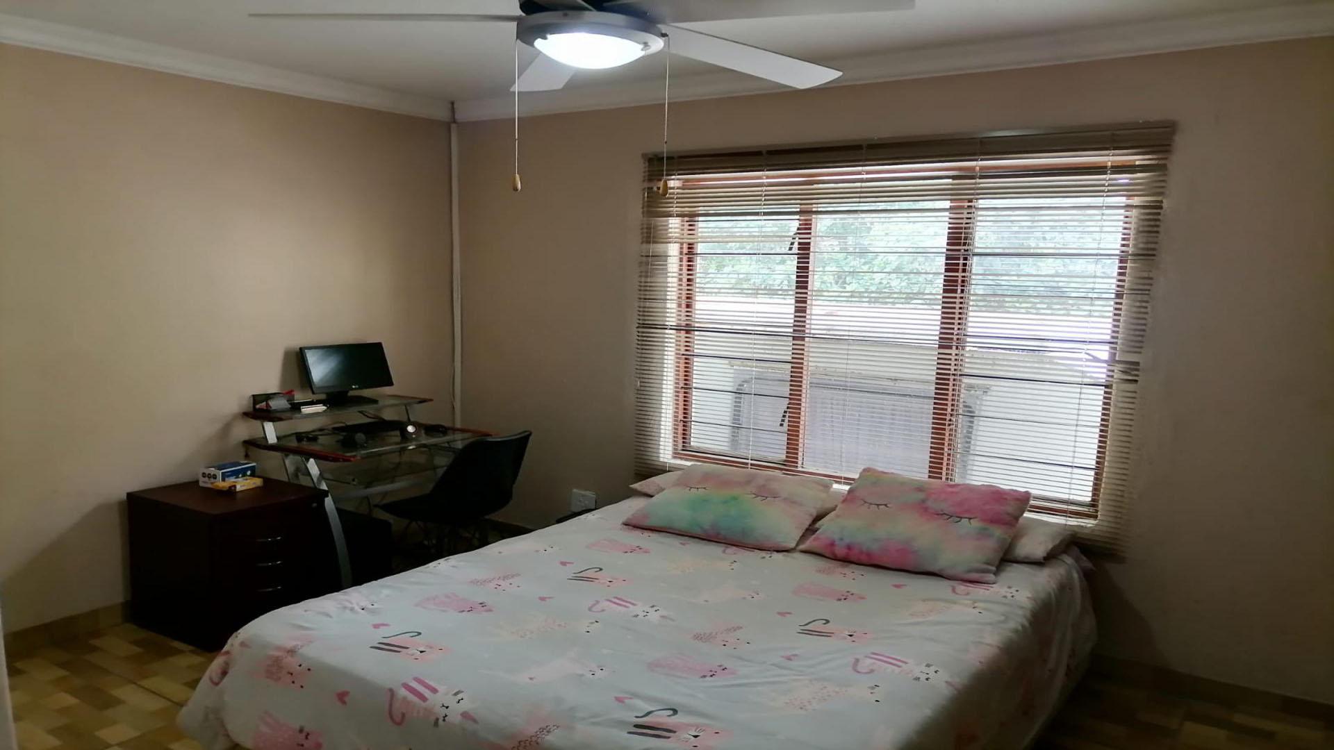 Bed Room 1 of property in Nelspruit Central