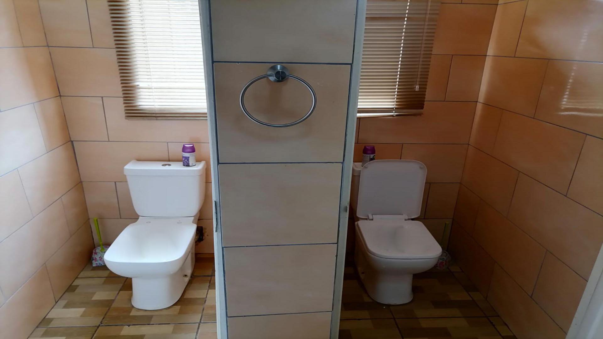 Bathroom 1 of property in Nelspruit Central