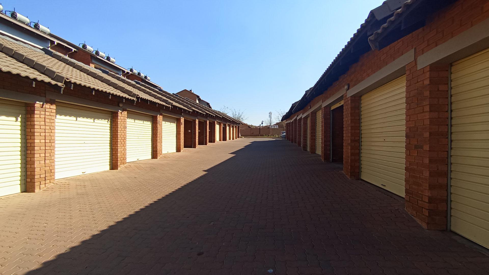 Front View of property in Sagewood