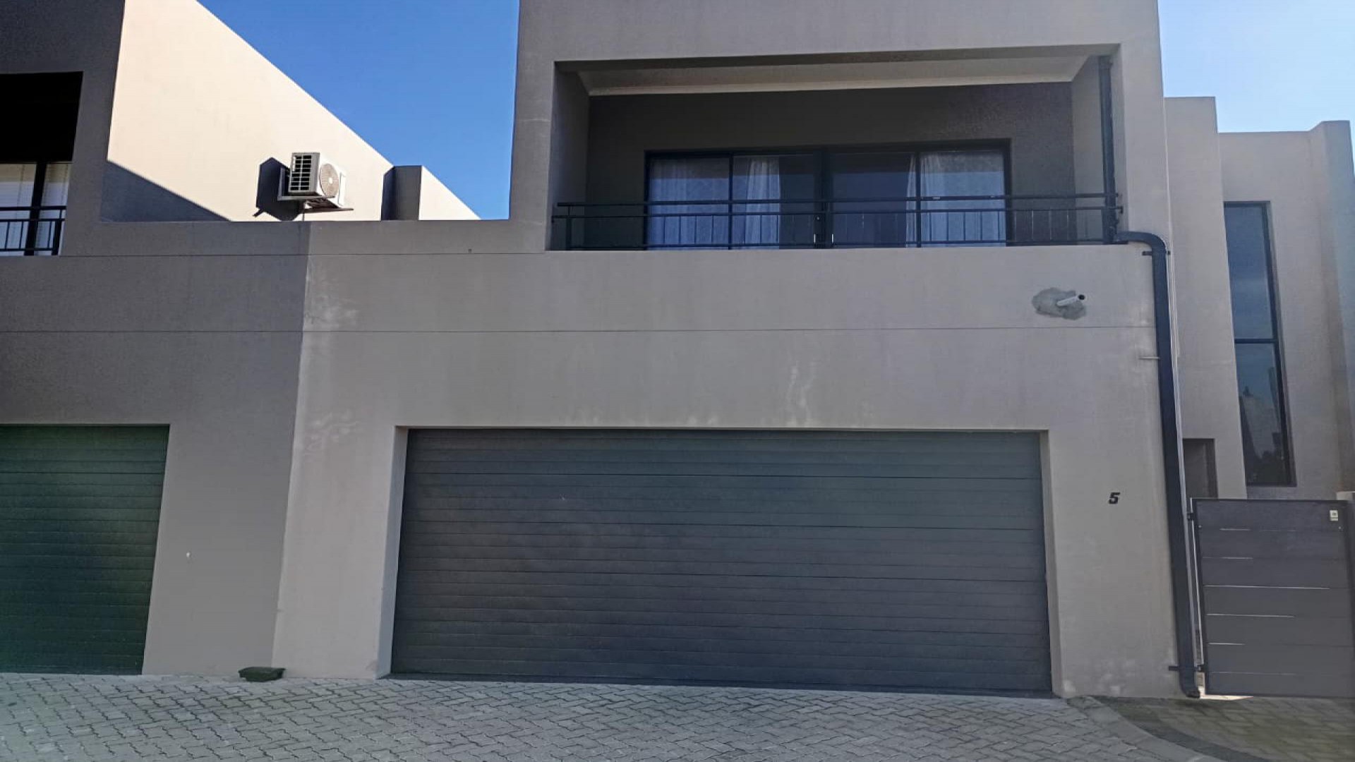 Garage of property in Parklands