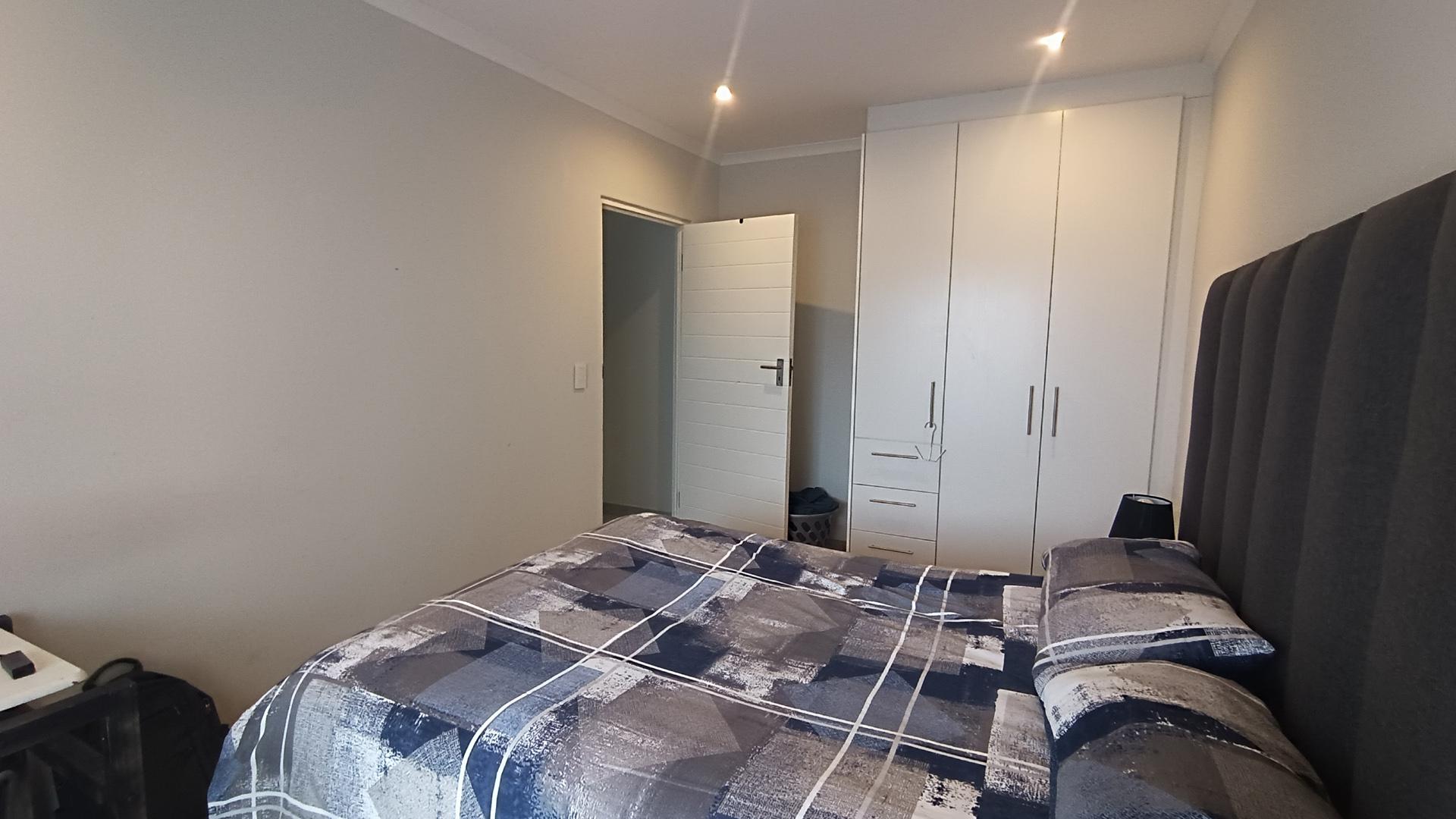 Bed Room 2 - 15 square meters of property in Parklands