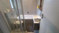 Bathroom 1 - 6 square meters of property in Parklands