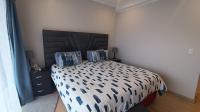 Main Bedroom - 22 square meters of property in Parklands