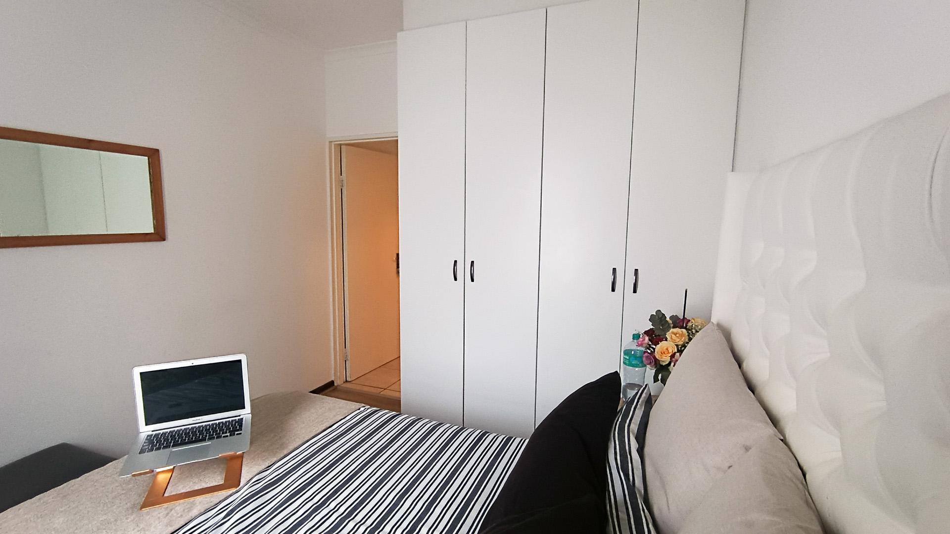 Bed Room 1 - 10 square meters of property in Victoria Park