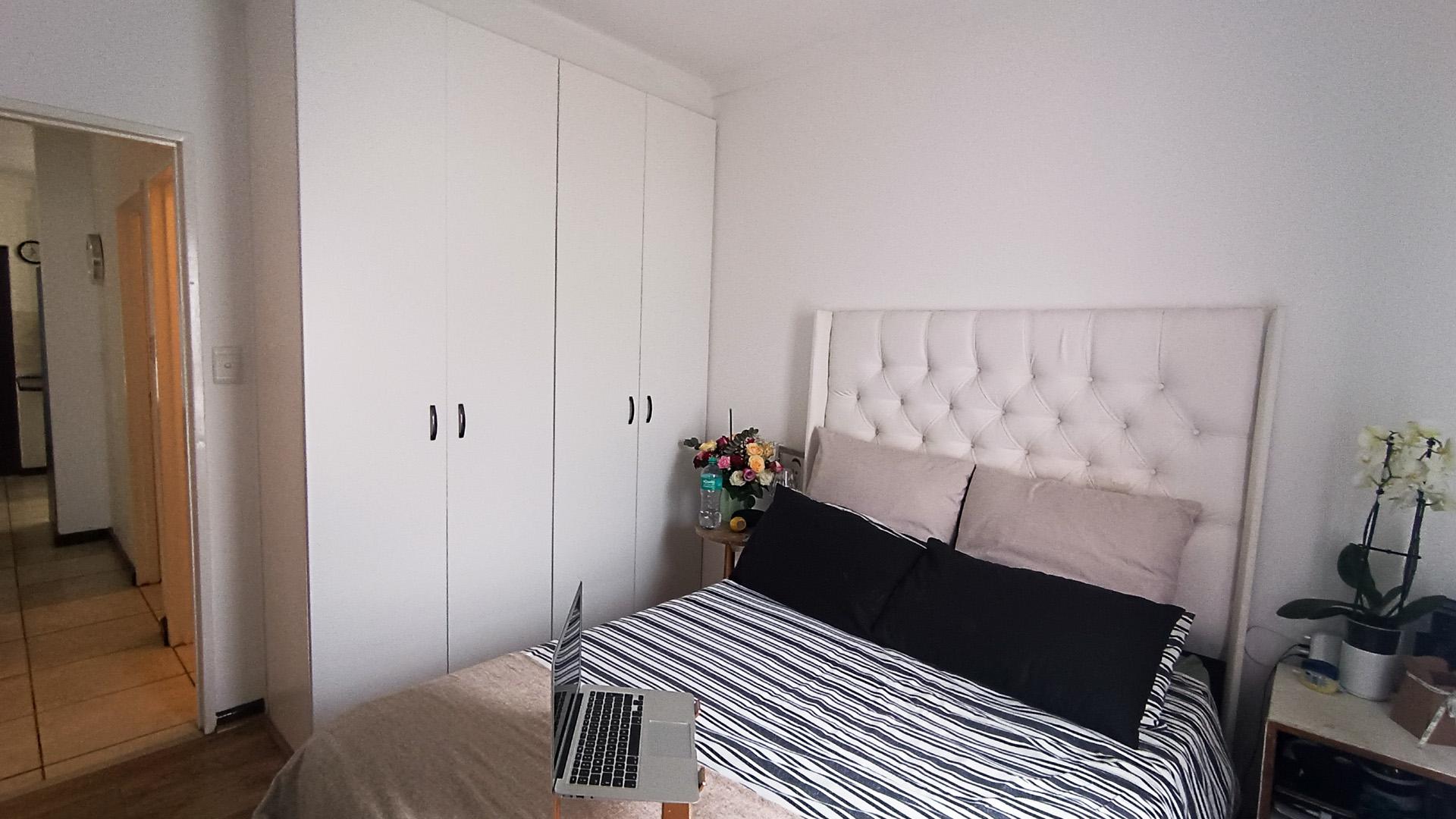 Bed Room 1 - 10 square meters of property in Victoria Park