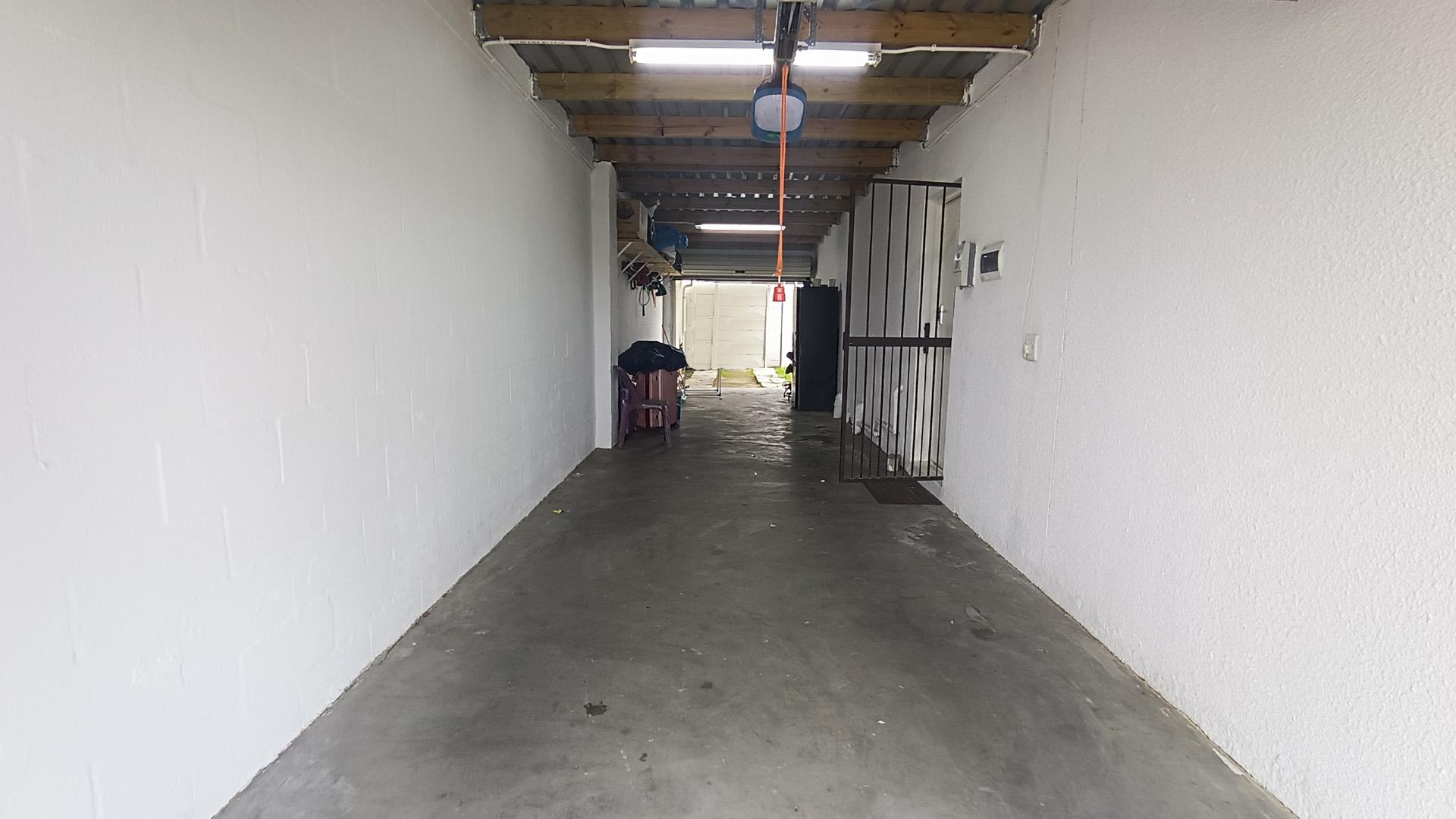 Garage - 36 square meters of property in Victoria Park