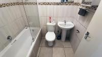 Bathroom 1 - 4 square meters of property in Victoria Park