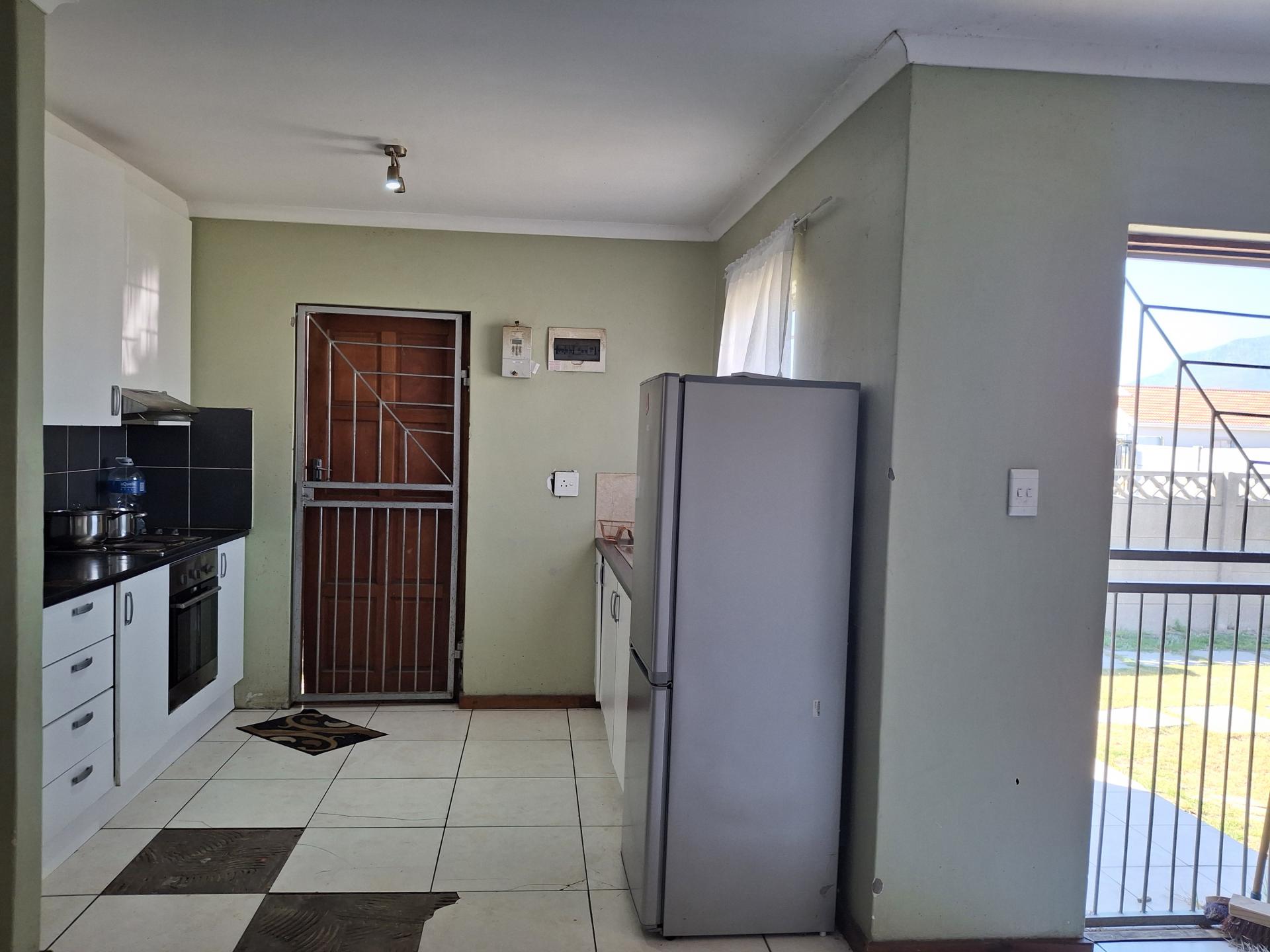 Kitchen of property in Broadlands