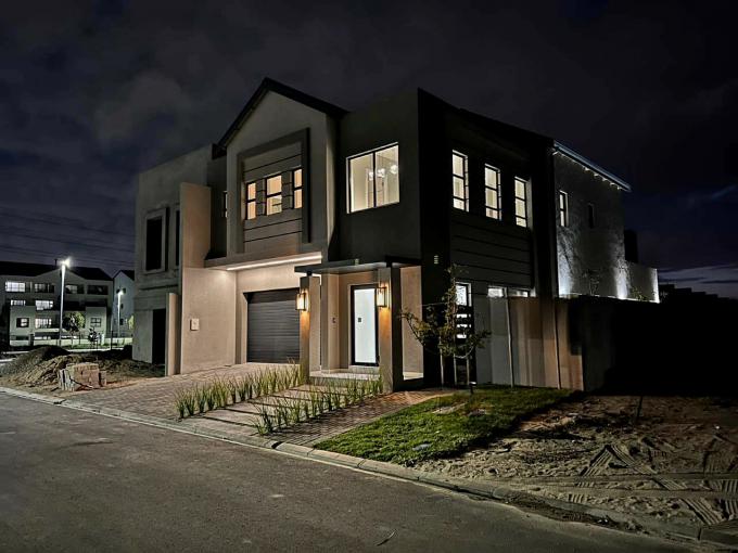 House for Sale For Sale in The Sandown - MR656687