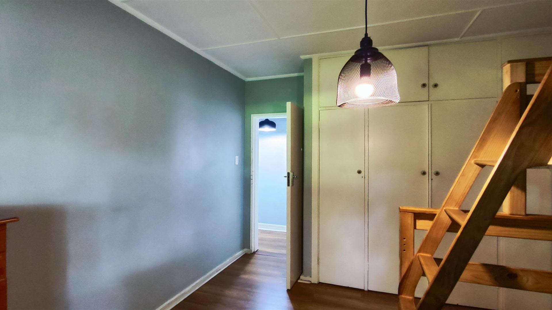 Bed Room 1 - 16 square meters of property in Vanderbijlpark