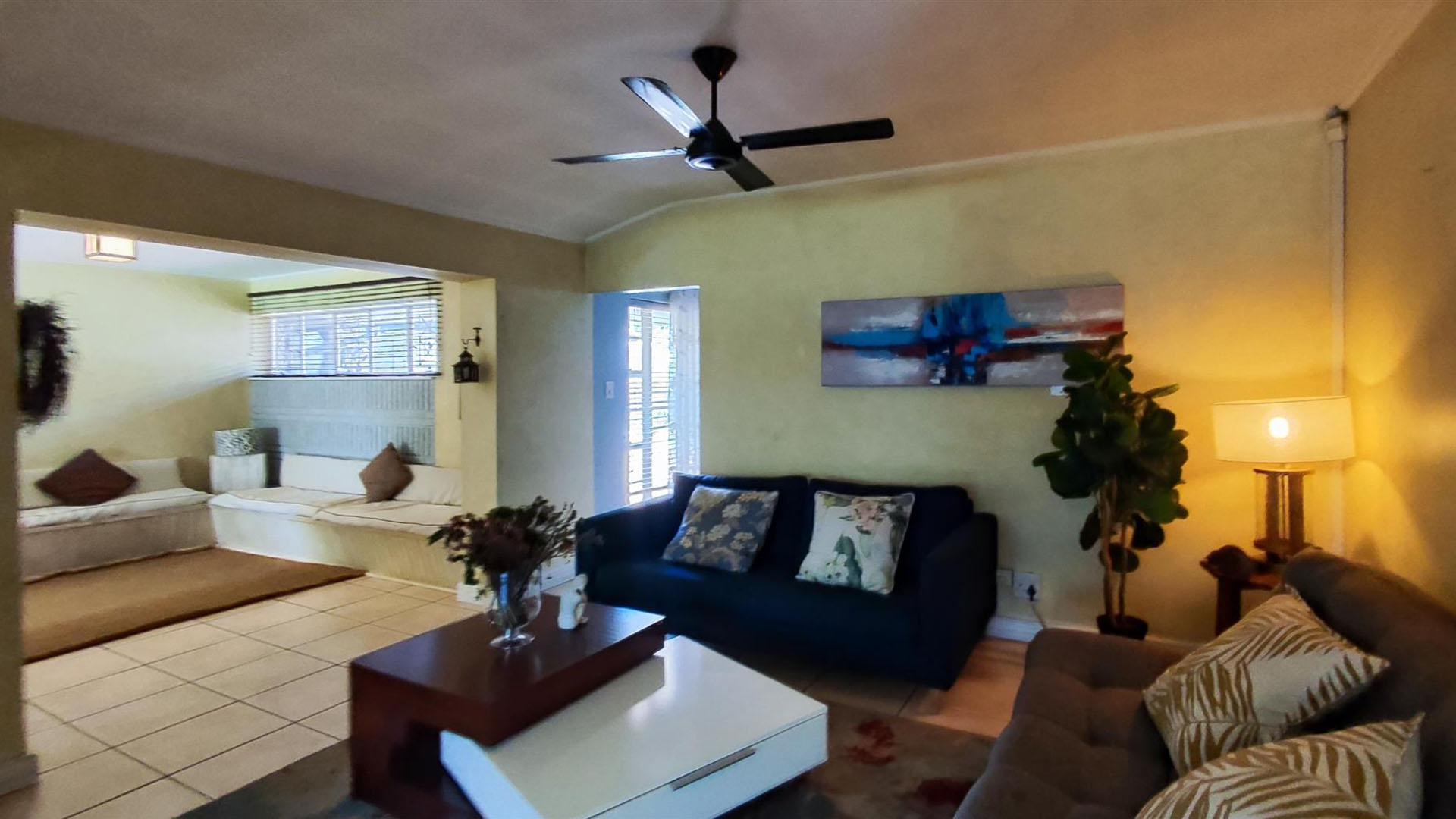 Informal Lounge - 16 square meters of property in Vanderbijlpark