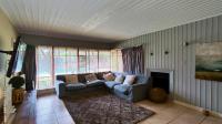 Lounges - 29 square meters of property in Vanderbijlpark