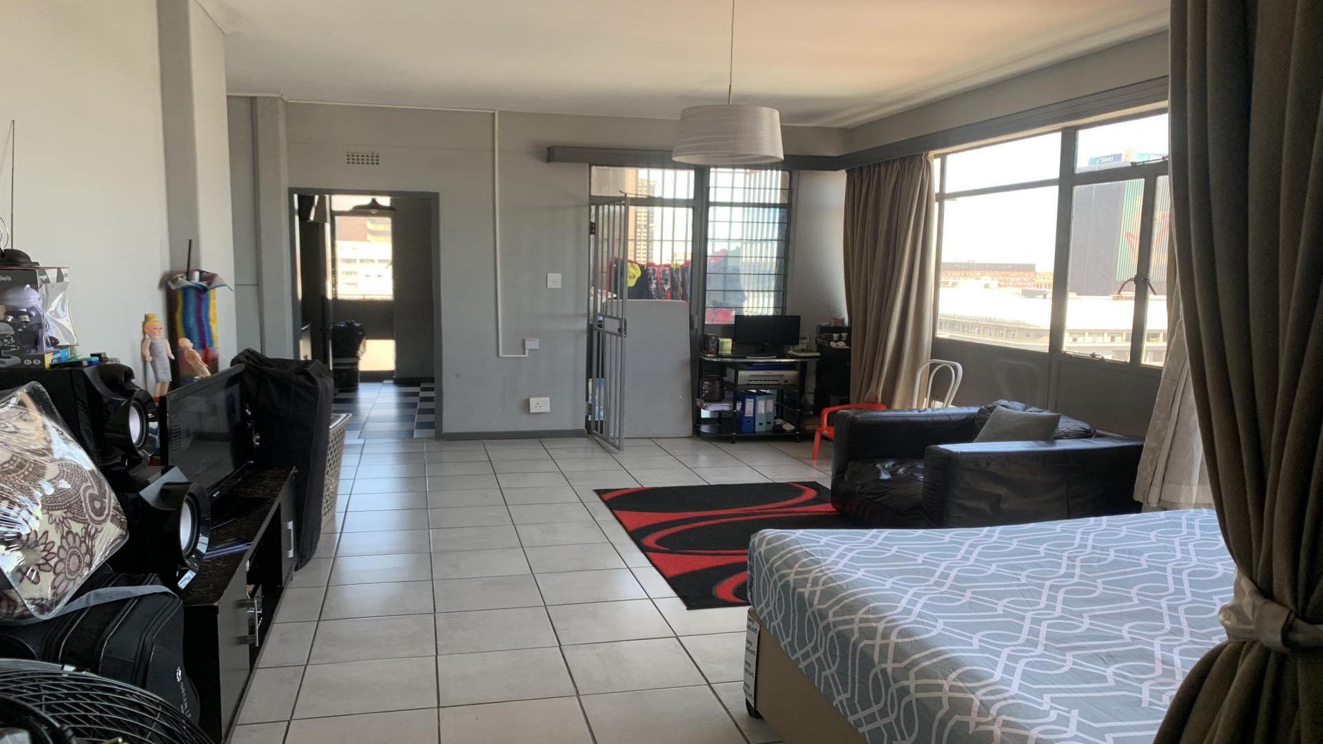 Lounges of property in Johannesburg Central