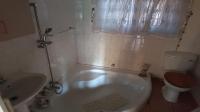 Bathroom 2 of property in Greenhills